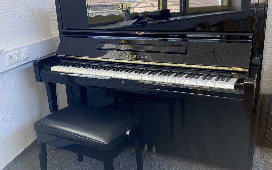 Ein „neues“ Klavier für die Regenbogenschule